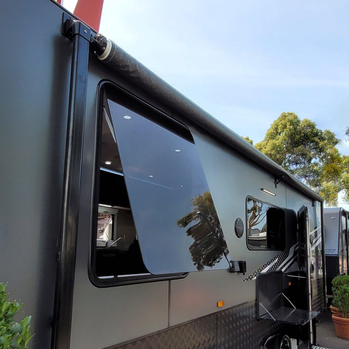 EuroVision 2 Window & Blind - Aussie Traveller