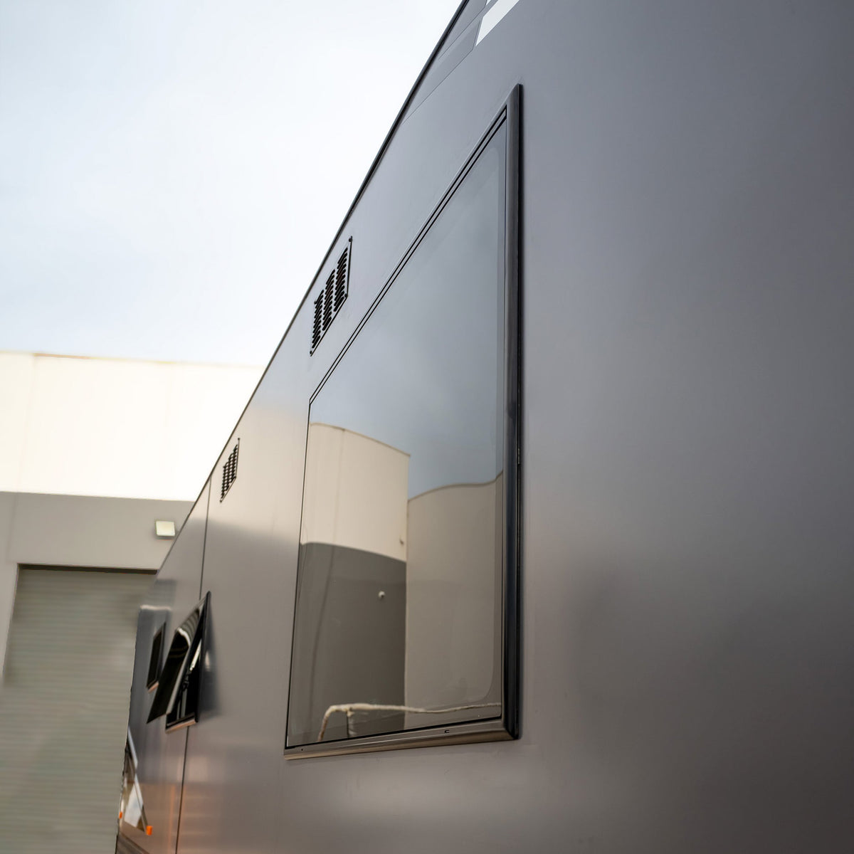 AT Square Window & Blind