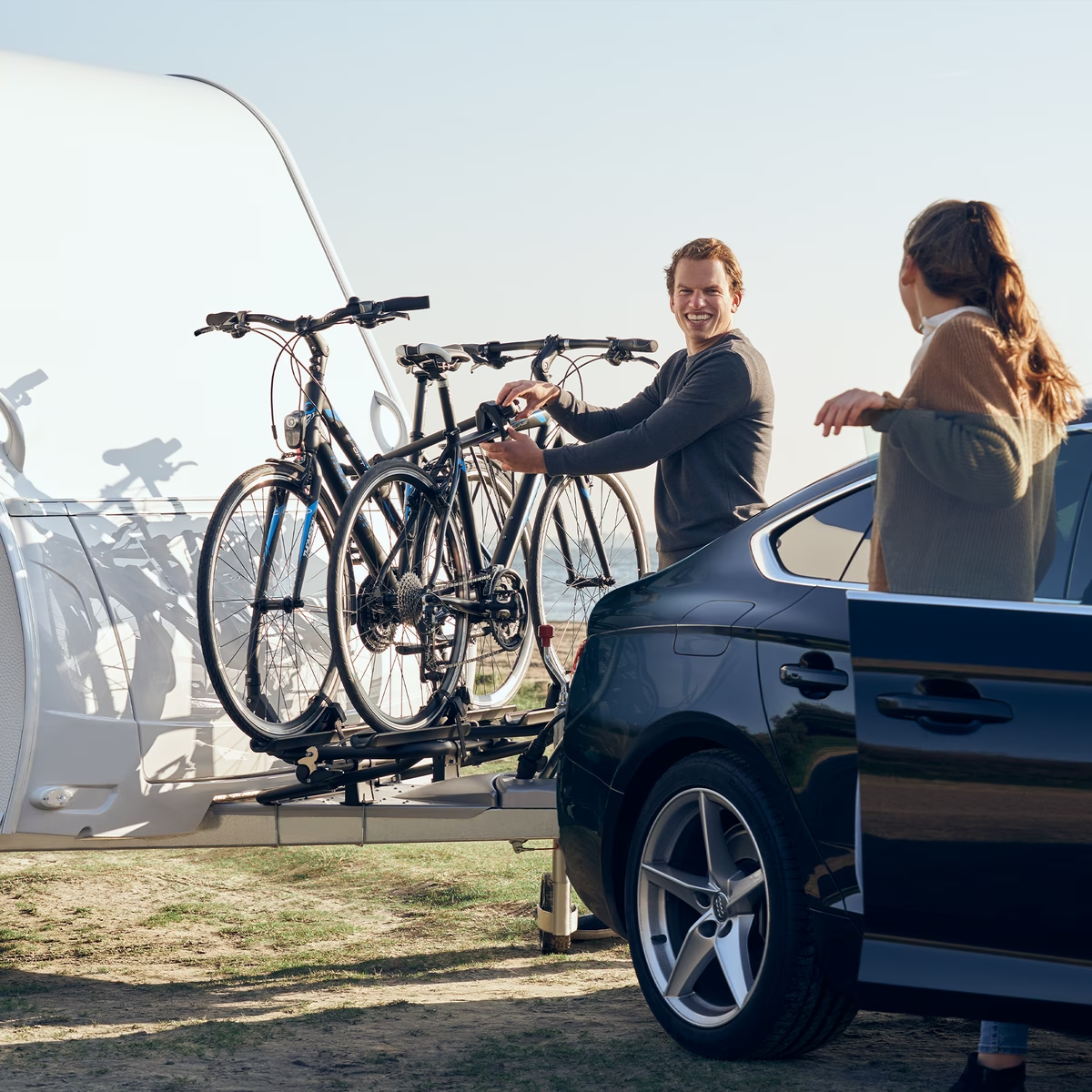 Thule Caravan Superb XT Black - Standard