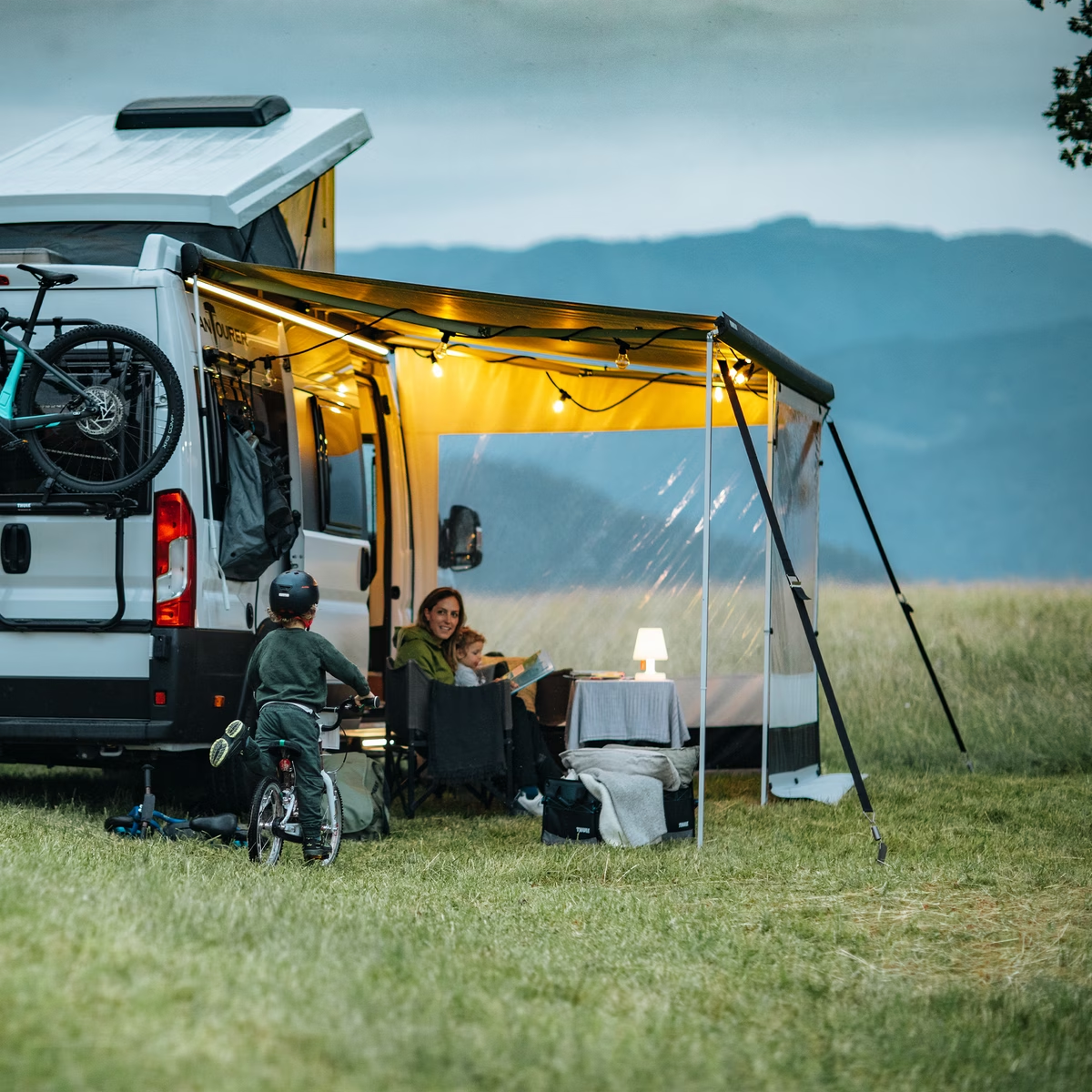 Thule 5200 Manual Awning