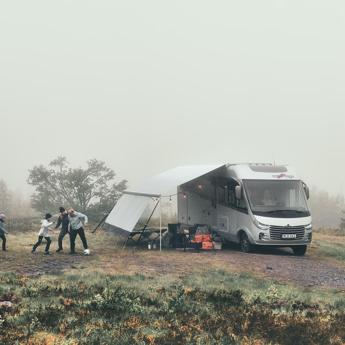 Thule 9200 Electric Awning