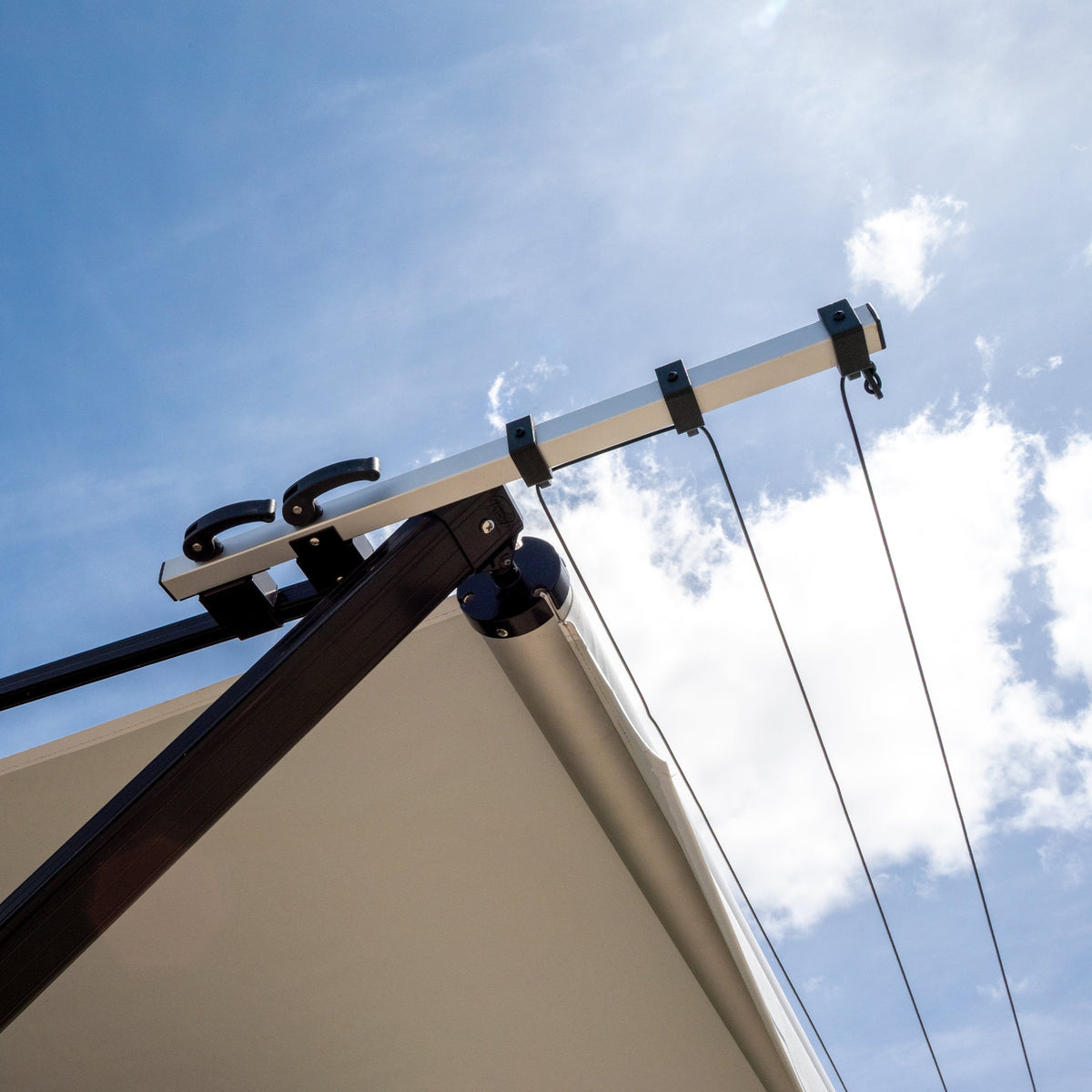 Universal Rollout Awning Clothesline